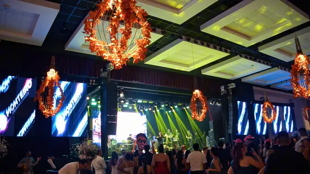 Pista e palco iluminados